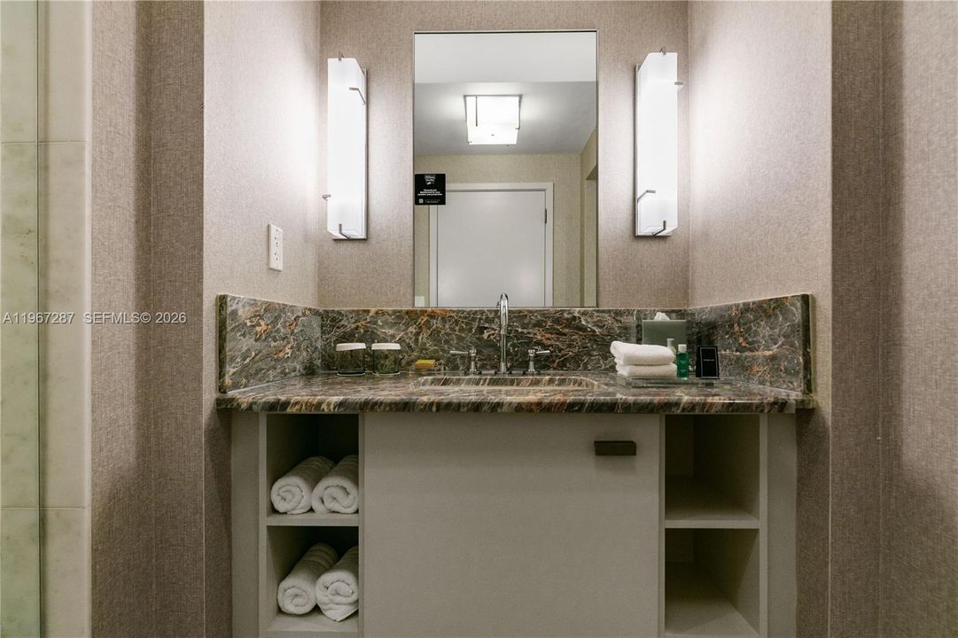 Active With Contract: $399,000 (0 beds, 1 baths, 445 Square Feet)