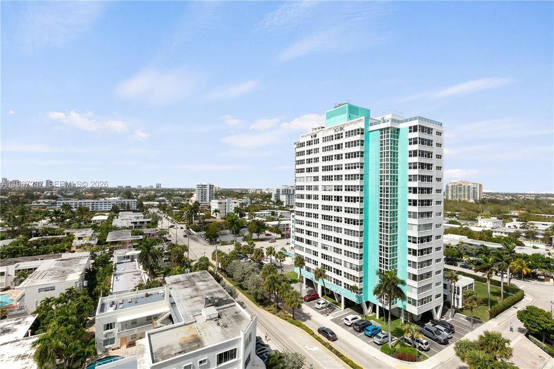 Active With Contract: $399,000 (0 beds, 1 baths, 445 Square Feet)