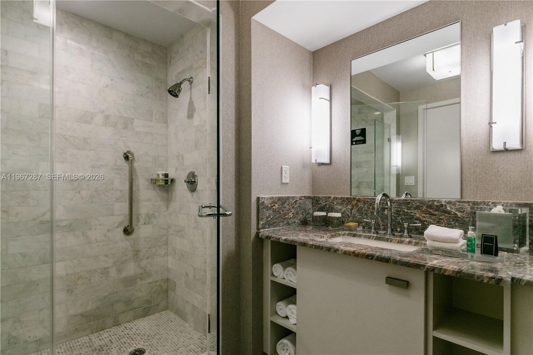 Active With Contract: $399,000 (0 beds, 1 baths, 445 Square Feet)