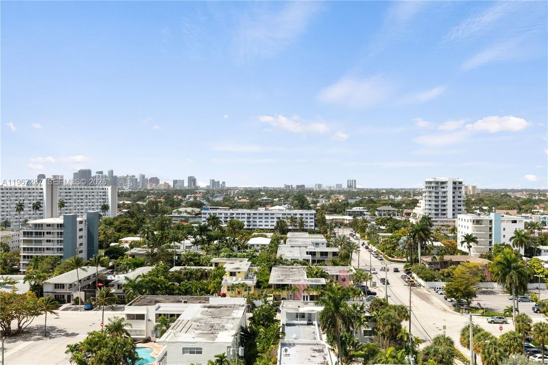 Active With Contract: $399,000 (0 beds, 1 baths, 445 Square Feet)