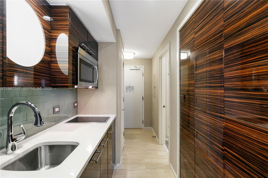 Active With Contract: $399,000 (0 beds, 1 baths, 445 Square Feet)