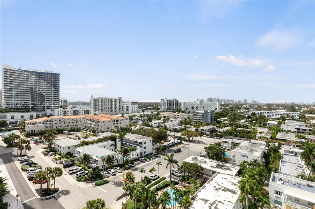 Active With Contract: $399,000 (0 beds, 1 baths, 445 Square Feet)