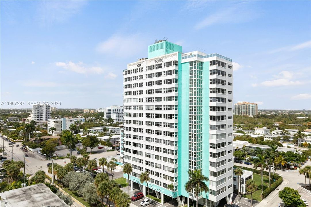 Active With Contract: $399,000 (0 beds, 1 baths, 445 Square Feet)