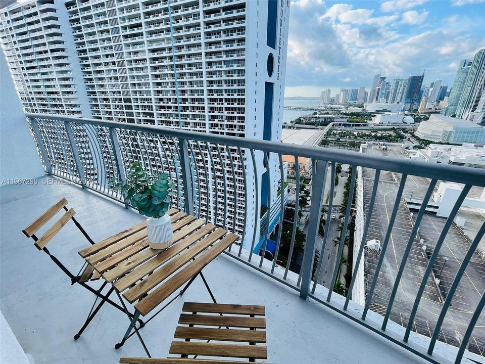 En Venta: $399,000 (1 camas, 1 baños, 821 Pies cuadrados)