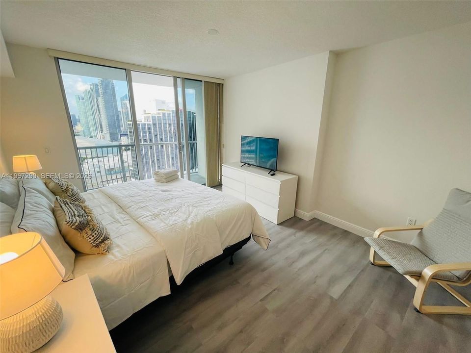 En Venta: $399,000 (1 camas, 1 baños, 821 Pies cuadrados)
