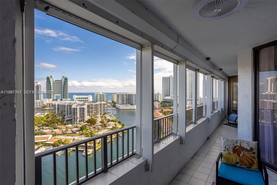 En Venta: $754,000 (2 camas, 2 baños, 1677 Pies cuadrados)