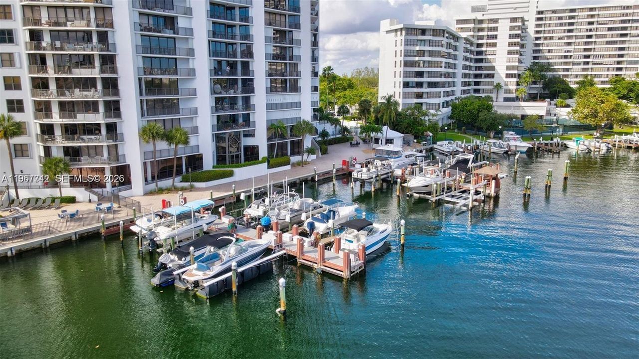 En Venta: $754,000 (2 camas, 2 baños, 1677 Pies cuadrados)