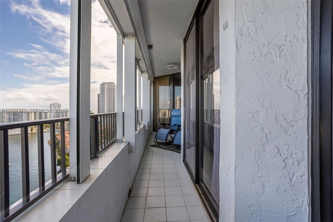 En Venta: $754,000 (2 camas, 2 baños, 1677 Pies cuadrados)