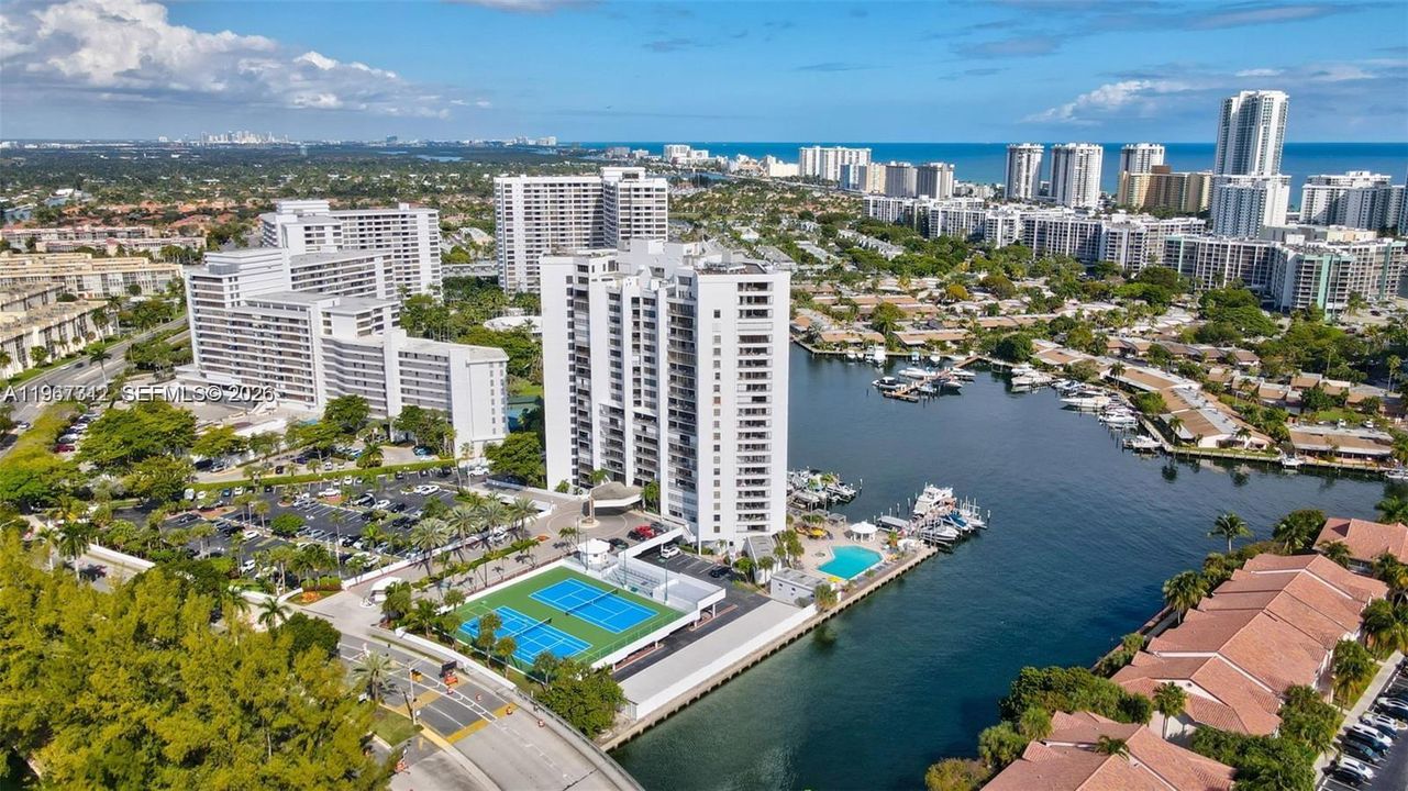 En Venta: $754,000 (2 camas, 2 baños, 1677 Pies cuadrados)