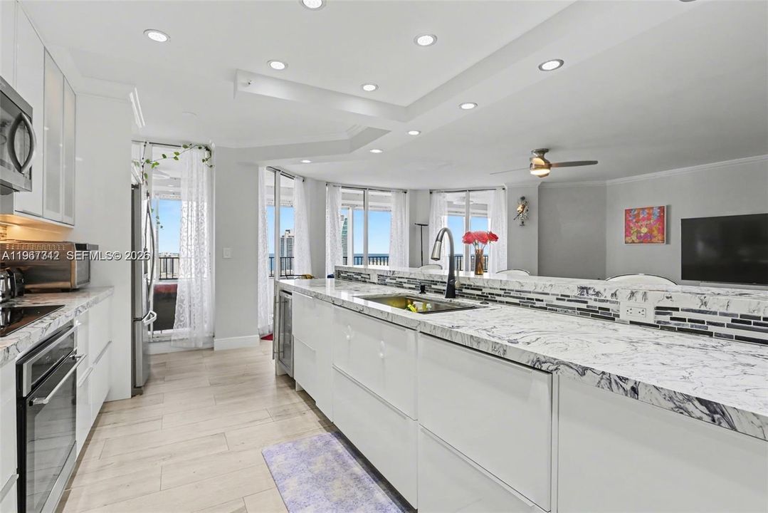 En Venta: $754,000 (2 camas, 2 baños, 1677 Pies cuadrados)