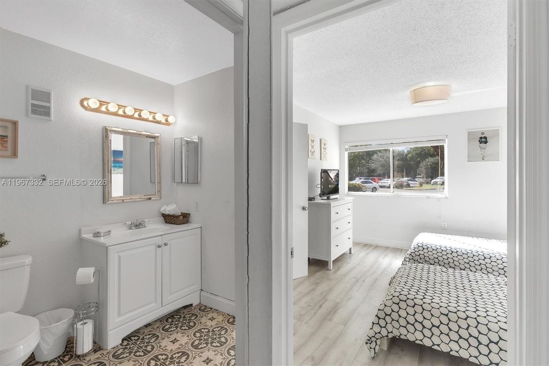 Activo con contrato: $270,000 (2 camas, 2 baños, 1065 Pies cuadrados)