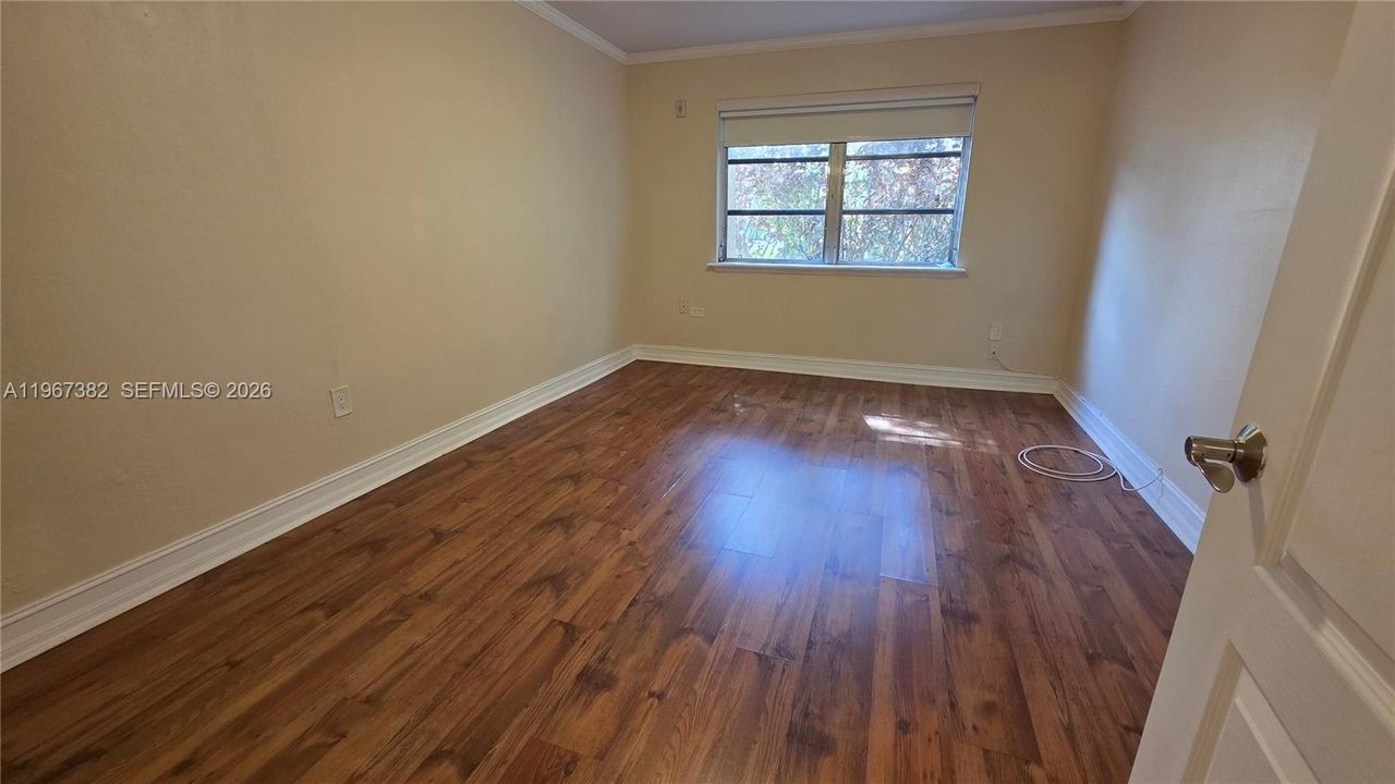 На продажу: $215,900 (1 спален, 1 ванн, 760 Квадратных фут)