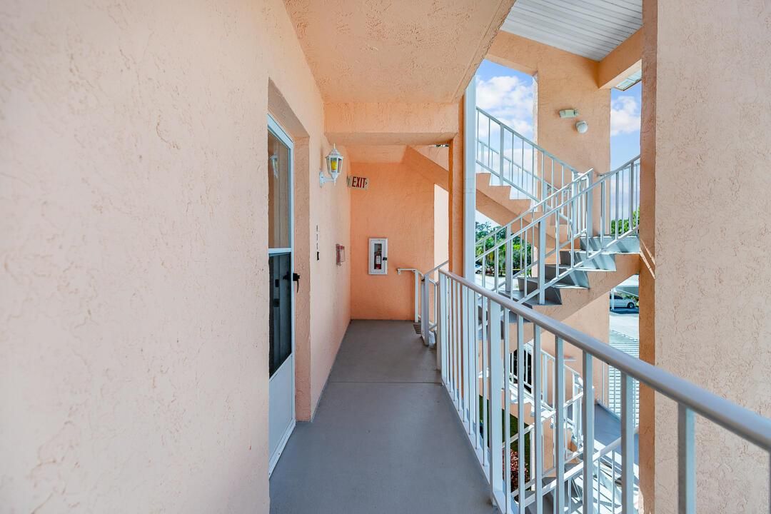 2950 SE Ocean Boulevard #304--40