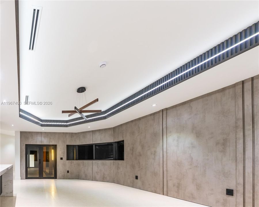 Vendido Recientemente: $2,600,000 (4 camas, 3 baños, 3991 Pies cuadrados)