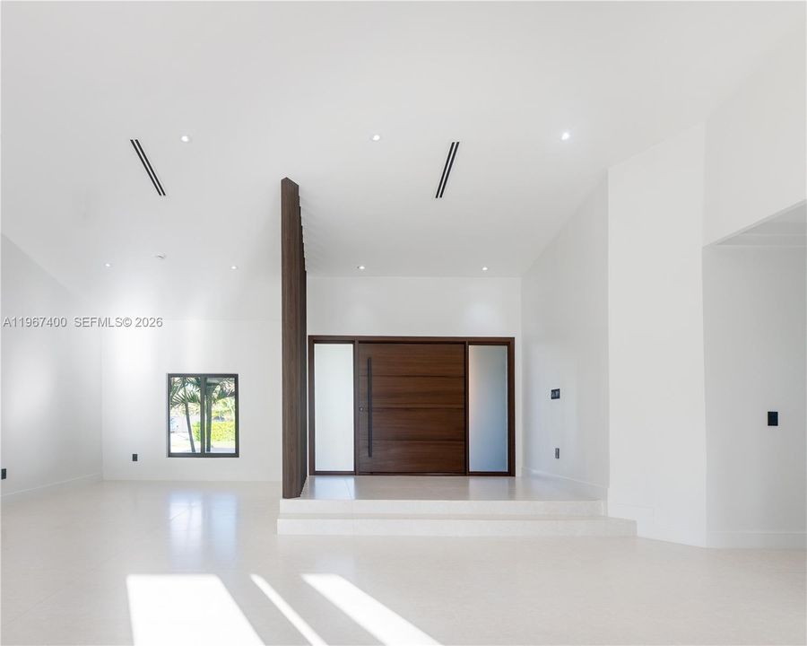 Vendido Recientemente: $2,600,000 (4 camas, 3 baños, 3991 Pies cuadrados)
