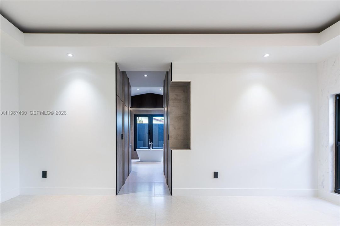 Vendido Recientemente: $2,600,000 (4 camas, 3 baños, 3991 Pies cuadrados)