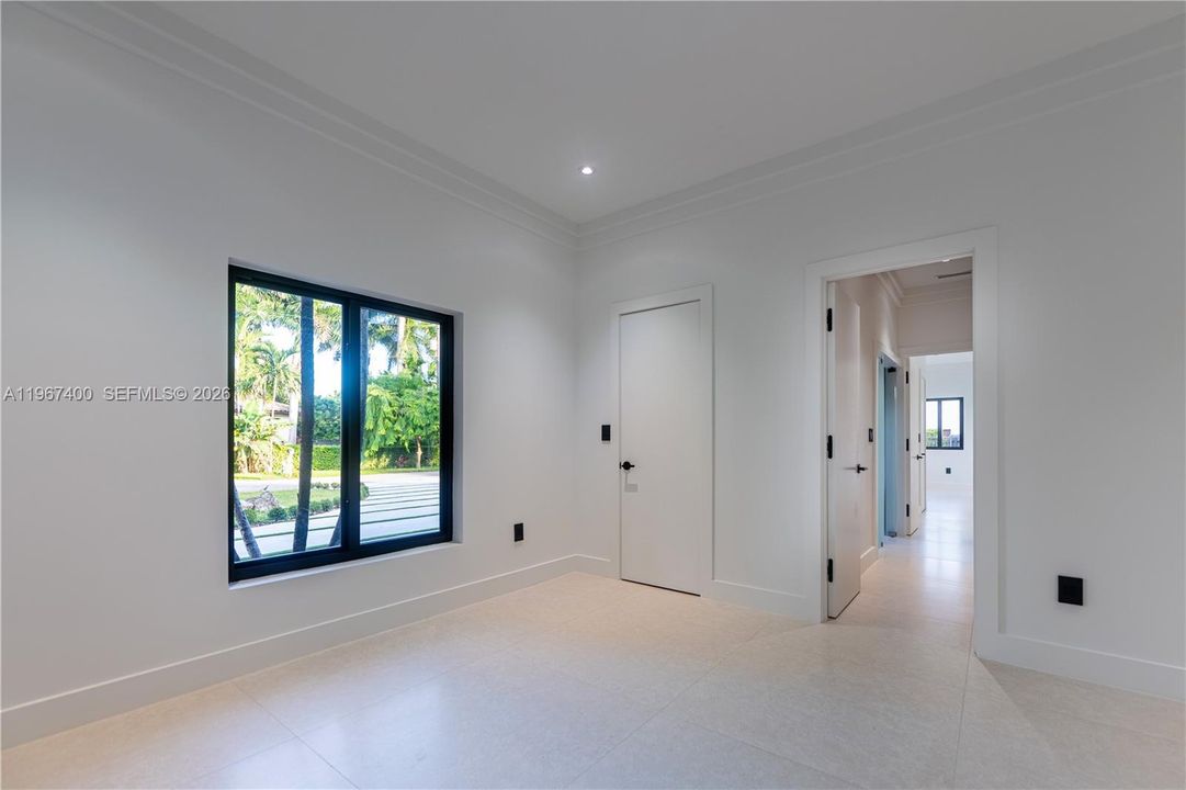 Vendido Recientemente: $2,600,000 (4 camas, 3 baños, 3991 Pies cuadrados)