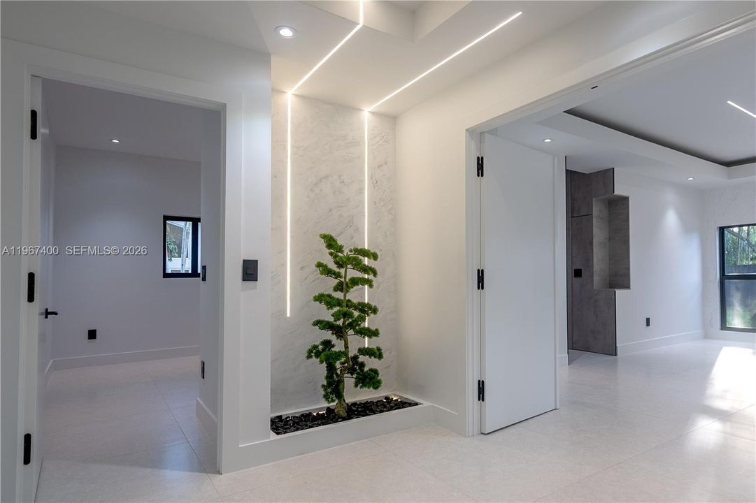 Vendido Recientemente: $2,600,000 (4 camas, 3 baños, 3991 Pies cuadrados)