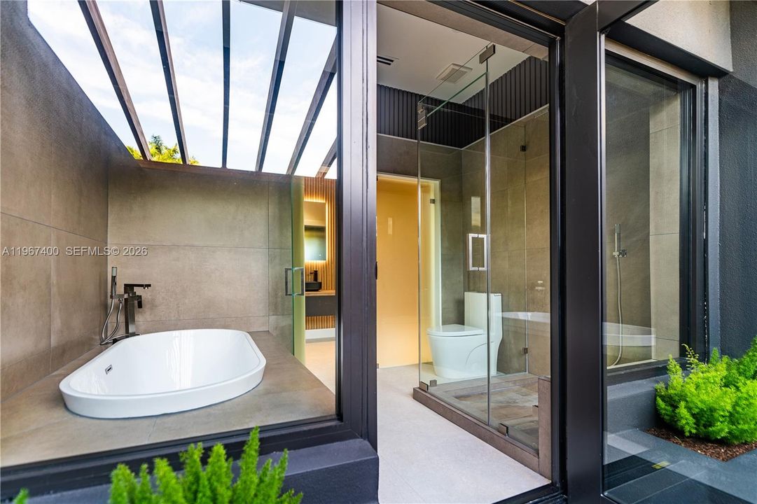Vendido Recientemente: $2,600,000 (4 camas, 3 baños, 3991 Pies cuadrados)