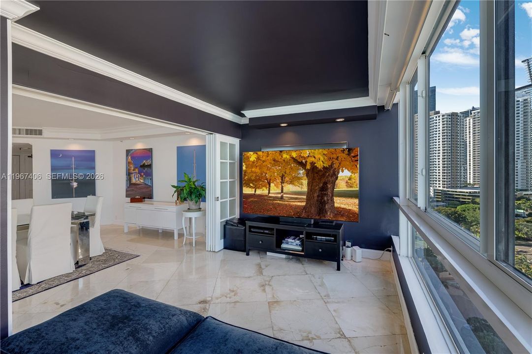 Под контрактом: $1,475,000 (2 спален, 2 ванн, 2124 Квадратных фут)