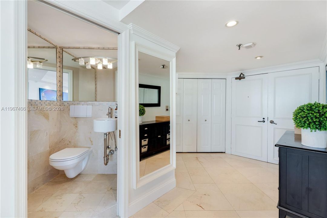 Под контрактом: $1,475,000 (2 спален, 2 ванн, 2124 Квадратных фут)