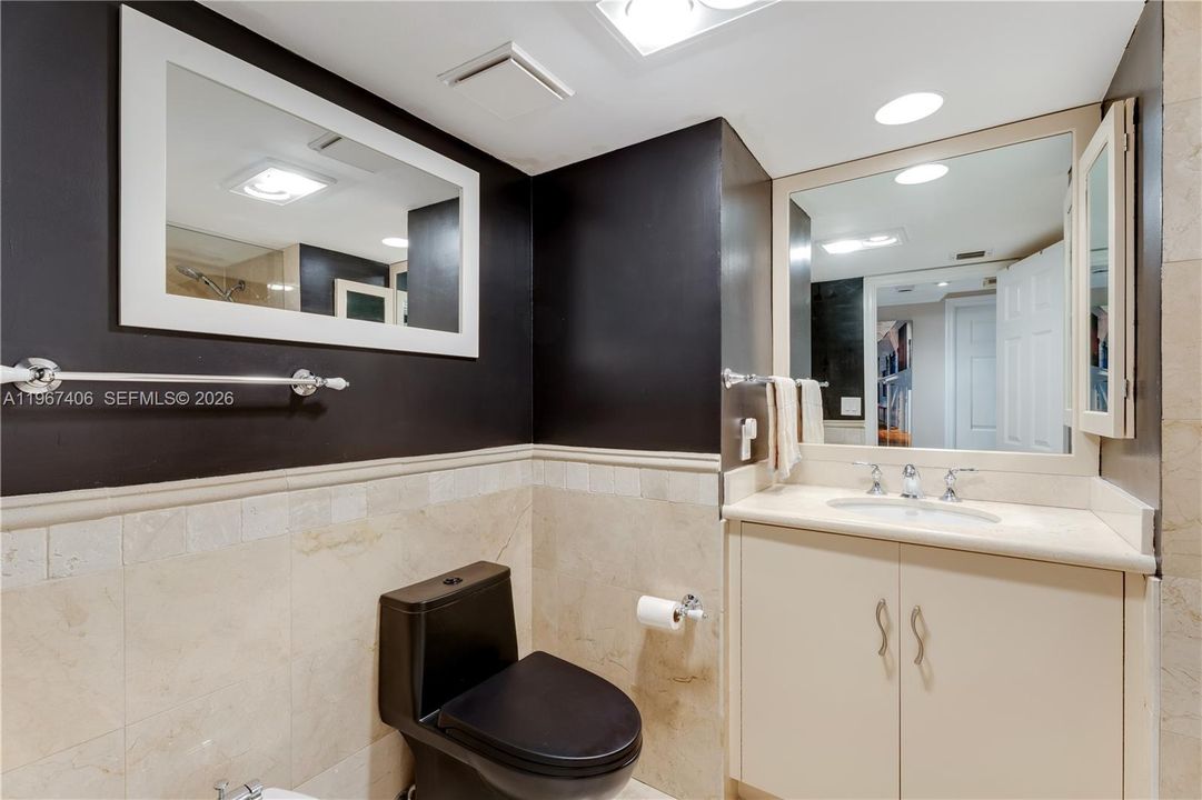 Под контрактом: $1,475,000 (2 спален, 2 ванн, 2124 Квадратных фут)