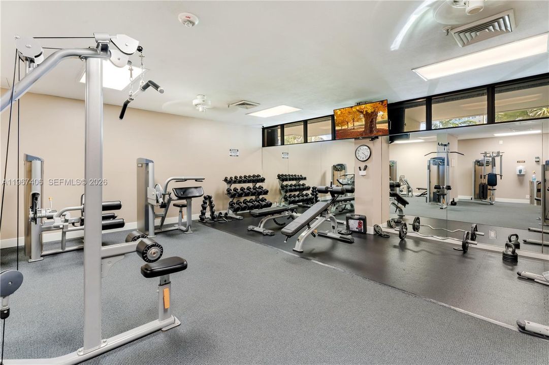 Под контрактом: $1,475,000 (2 спален, 2 ванн, 2124 Квадратных фут)