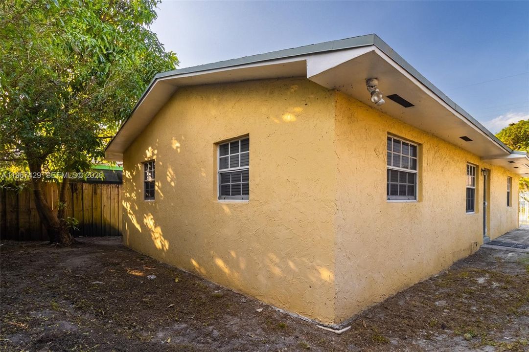 En Venta: $464,900 (3 camas, 2 baños, 1196 Pies cuadrados)