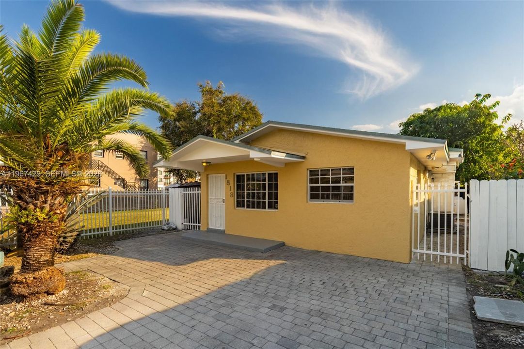 En Venta: $464,900 (3 camas, 2 baños, 1196 Pies cuadrados)