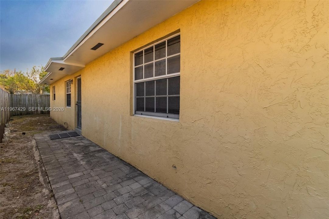 En Venta: $464,900 (3 camas, 2 baños, 1196 Pies cuadrados)