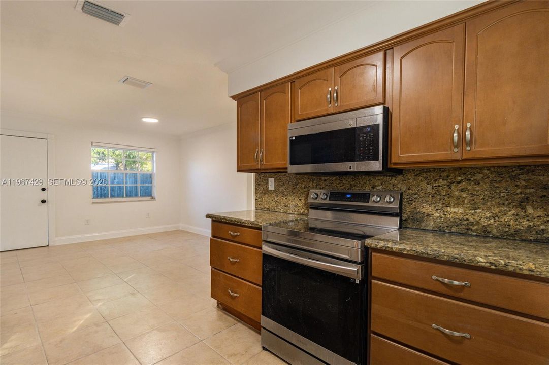 En Venta: $464,900 (3 camas, 2 baños, 1196 Pies cuadrados)
