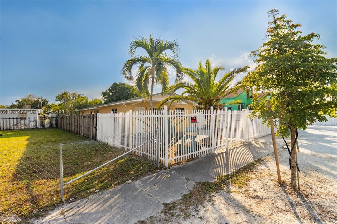 En Venta: $464,900 (3 camas, 2 baños, 1196 Pies cuadrados)