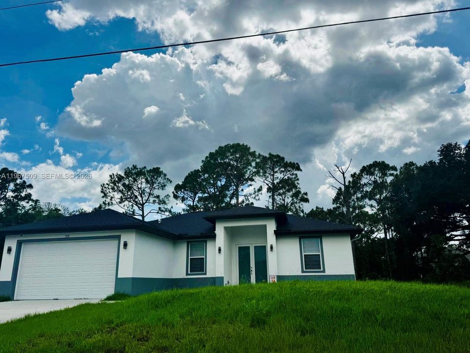 Recientemente alquilado: $2,000 (3 camas, 2 baños, 1630 Pies cuadrados)