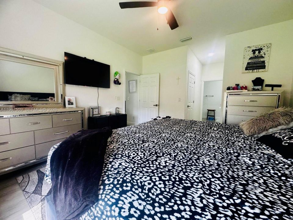 Recientemente alquilado: $2,000 (3 camas, 2 baños, 1630 Pies cuadrados)