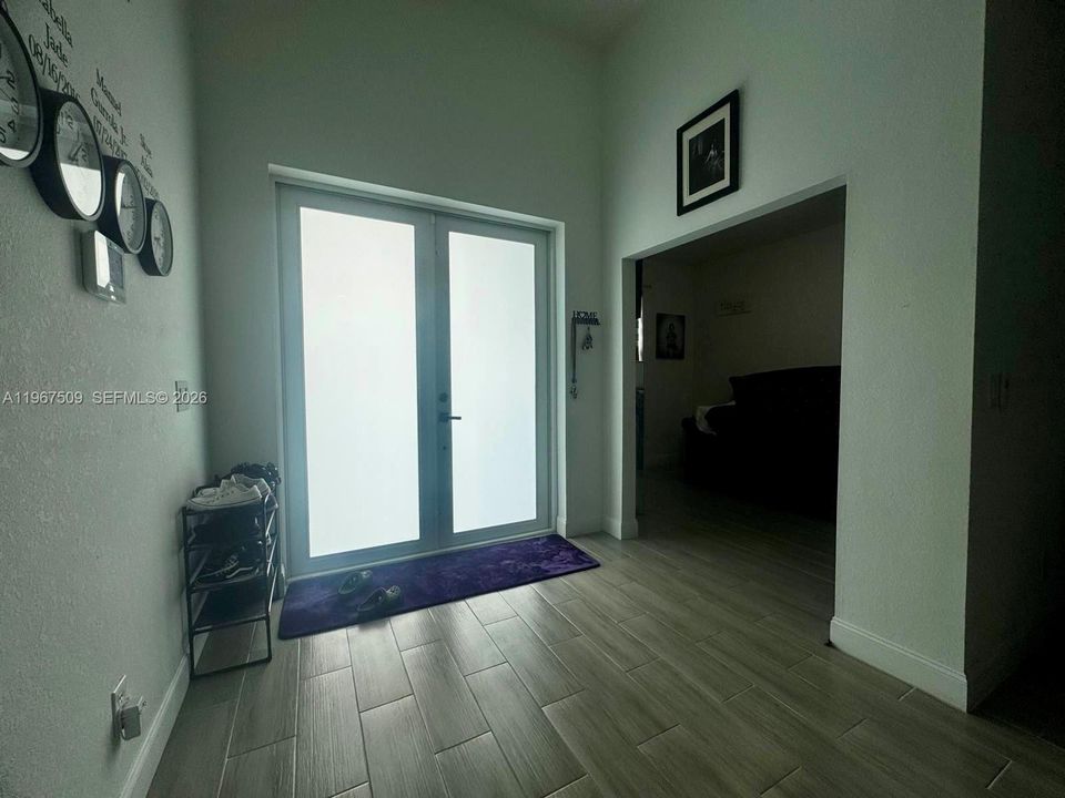Recientemente alquilado: $2,000 (3 camas, 2 baños, 1630 Pies cuadrados)