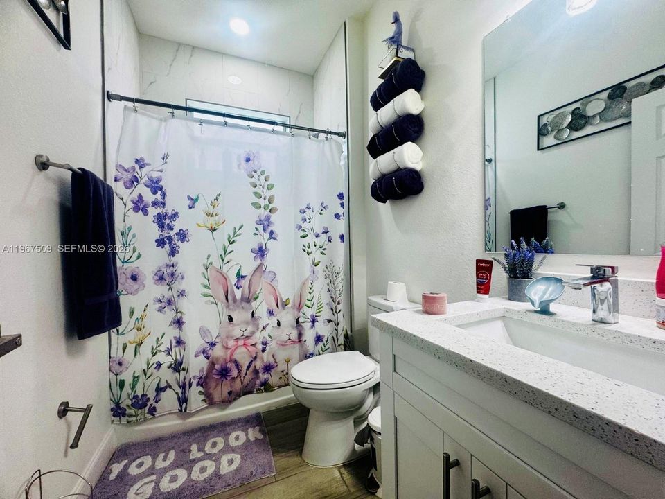 Recientemente alquilado: $2,000 (3 camas, 2 baños, 1630 Pies cuadrados)