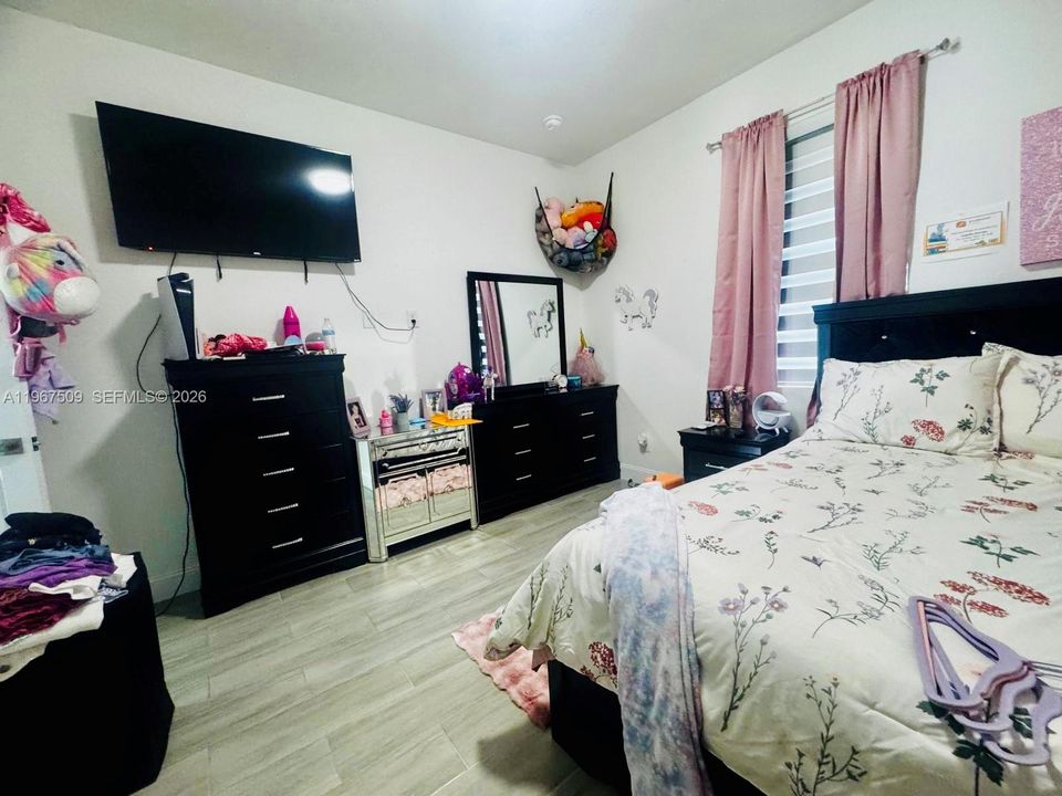 Recientemente alquilado: $2,000 (3 camas, 2 baños, 1630 Pies cuadrados)