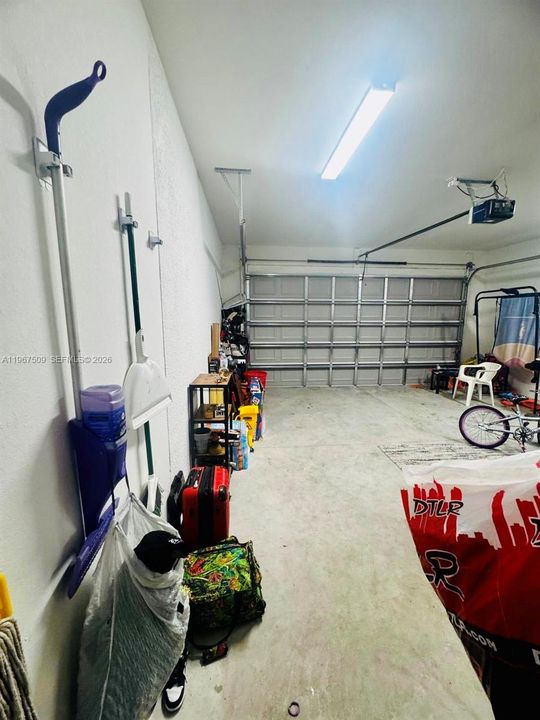 Recientemente alquilado: $2,000 (3 camas, 2 baños, 1630 Pies cuadrados)