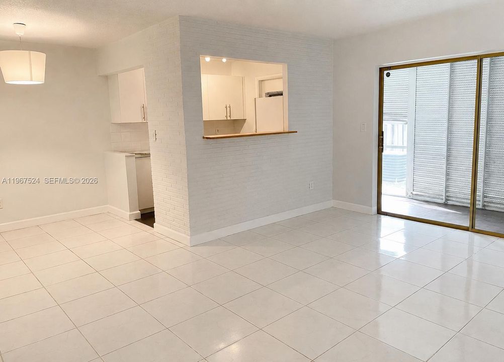 For Sale: $169,900 (1 beds, 1 baths, 720 Square Feet)