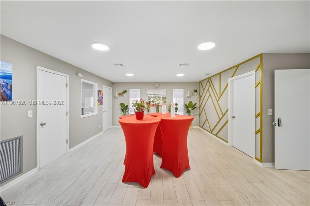 На продажу: $675,000 (0 спален, 0 ванн, 0 Квадратных фут)