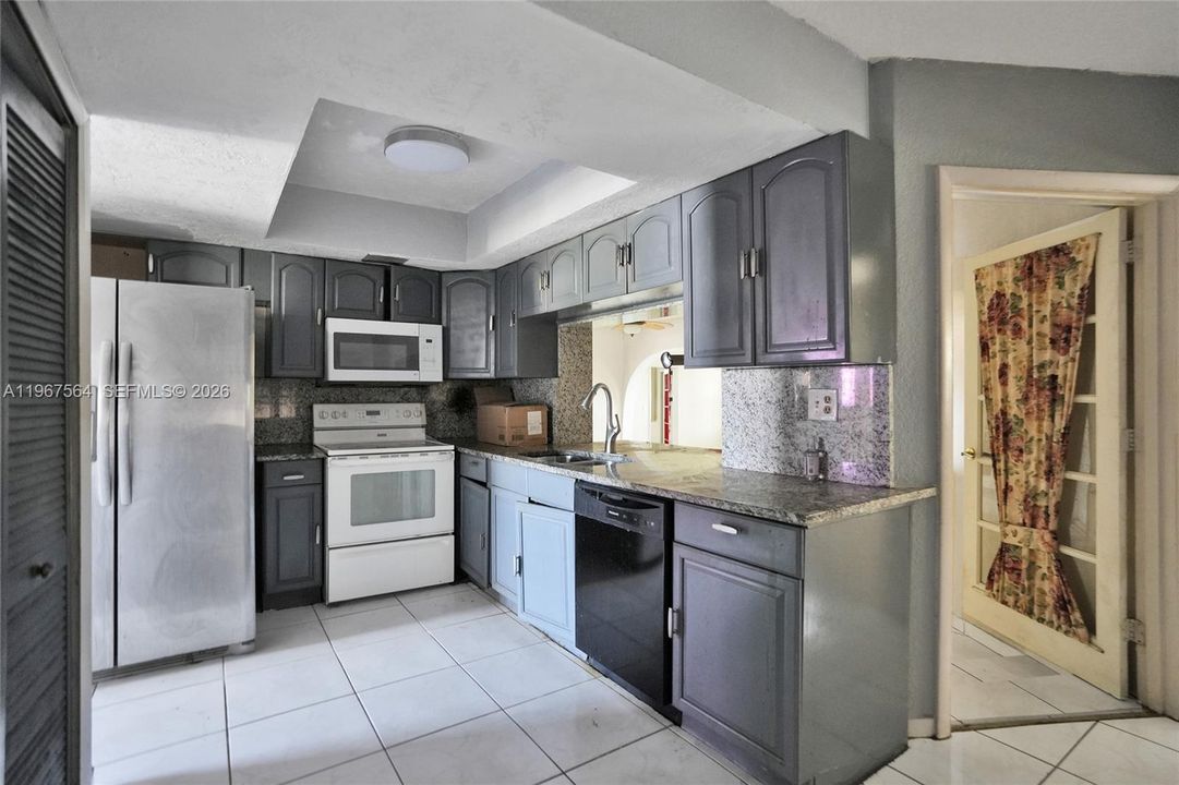 For Sale: $435,000 (4 beds, 2 baths, 2369 Square Feet)