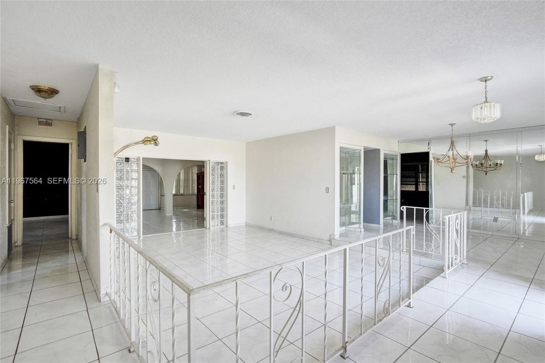 For Sale: $435,000 (4 beds, 2 baths, 2369 Square Feet)
