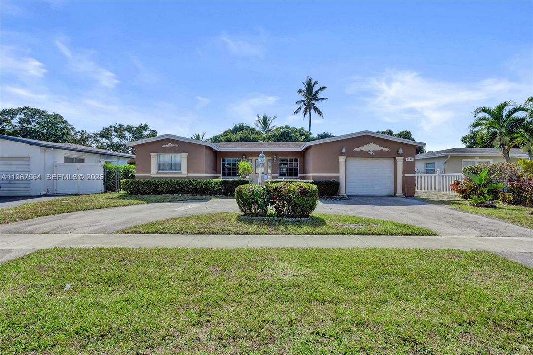 For Sale: $435,000 (4 beds, 2 baths, 2369 Square Feet)