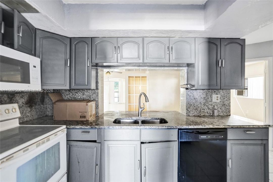 For Sale: $435,000 (4 beds, 2 baths, 2369 Square Feet)