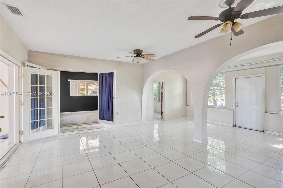 For Sale: $435,000 (4 beds, 2 baths, 2369 Square Feet)