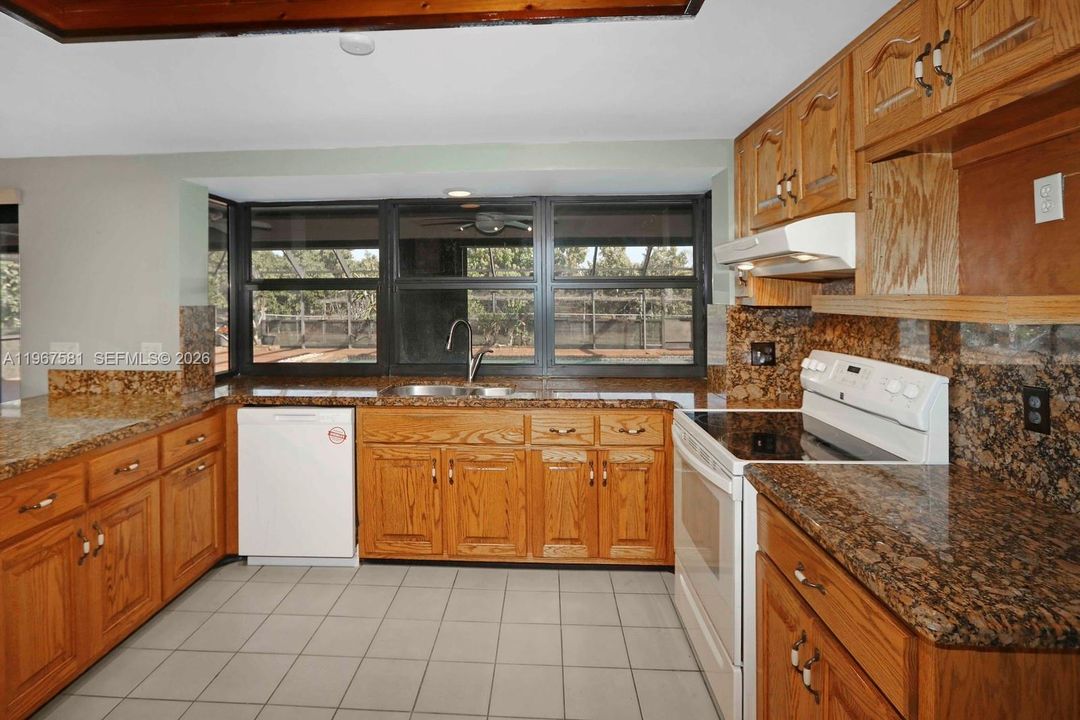 Vendido Recientemente: $1,600,000 (4 camas, 3 baños, 0 Pies cuadrados)