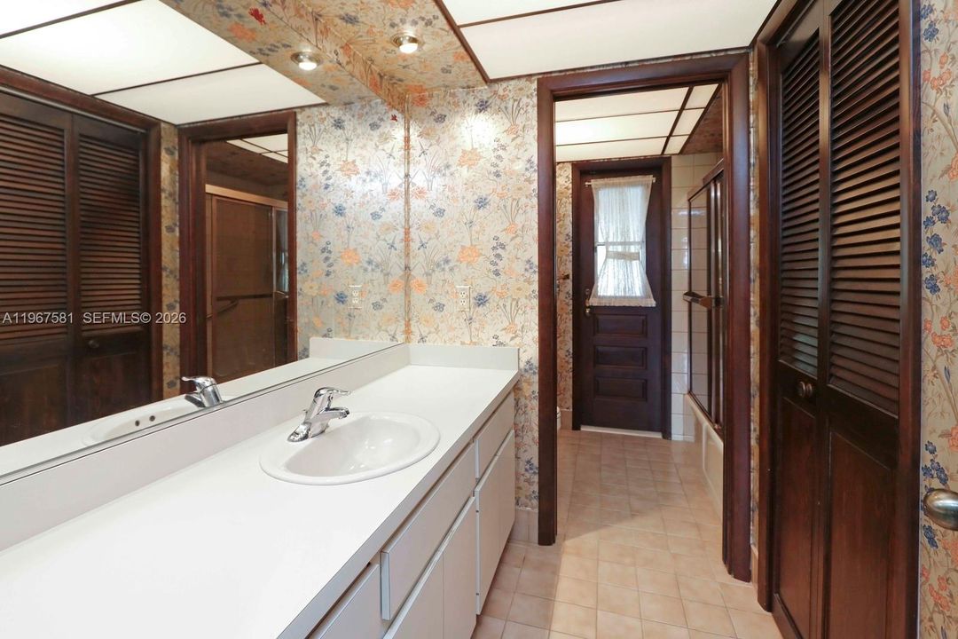 Vendido Recientemente: $1,600,000 (4 camas, 3 baños, 0 Pies cuadrados)