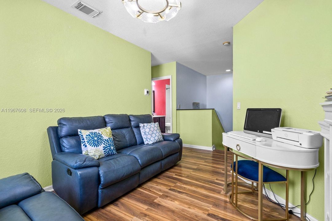 Active With Contract: $379,999 (3 beds, 2 baths, 1627 Square Feet)
