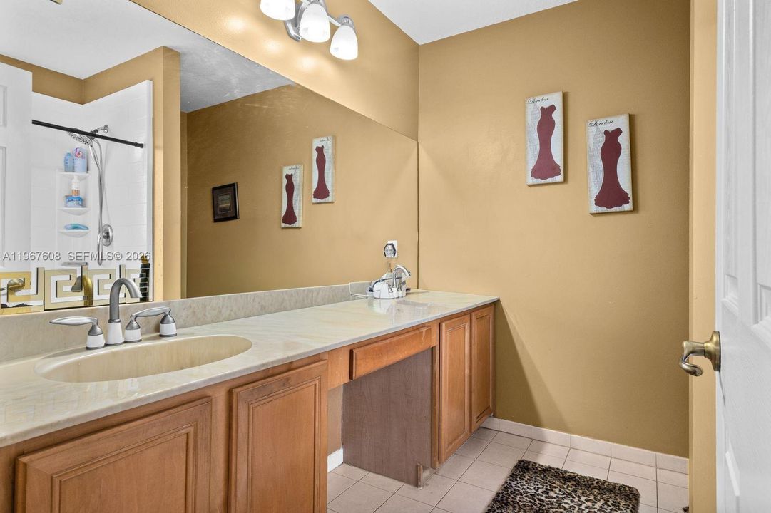Active With Contract: $379,999 (3 beds, 2 baths, 1627 Square Feet)