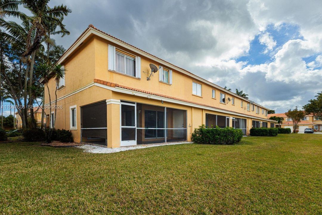 Active With Contract: $379,999 (3 beds, 2 baths, 1627 Square Feet)